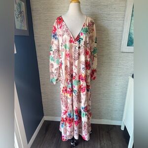 Amazon maxi dress. Gorgeous for fall! Floral pattern, v neck Sz 2X